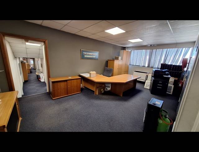 1,038M² WAREHOUSE TO LET IN WYNBERG